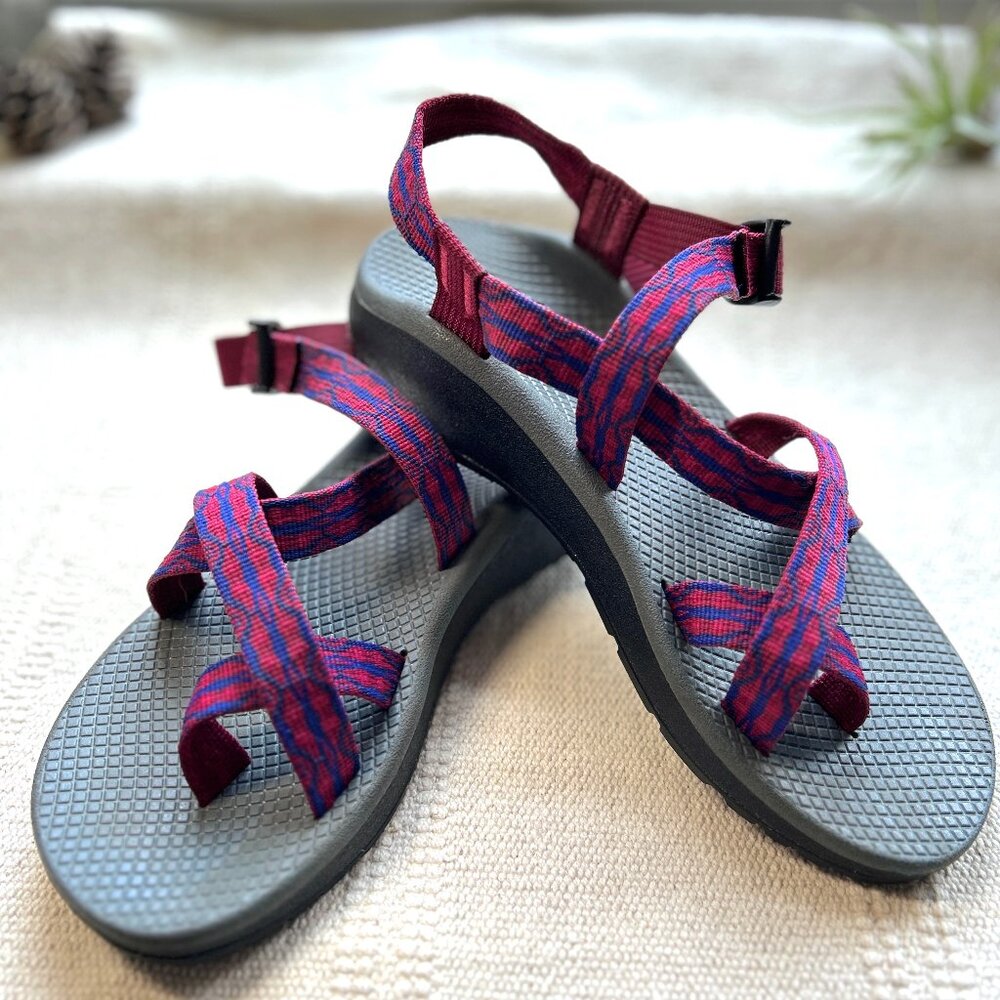 Women's CHACO Z / Cloud 2 Strappy Sandal in Size 10